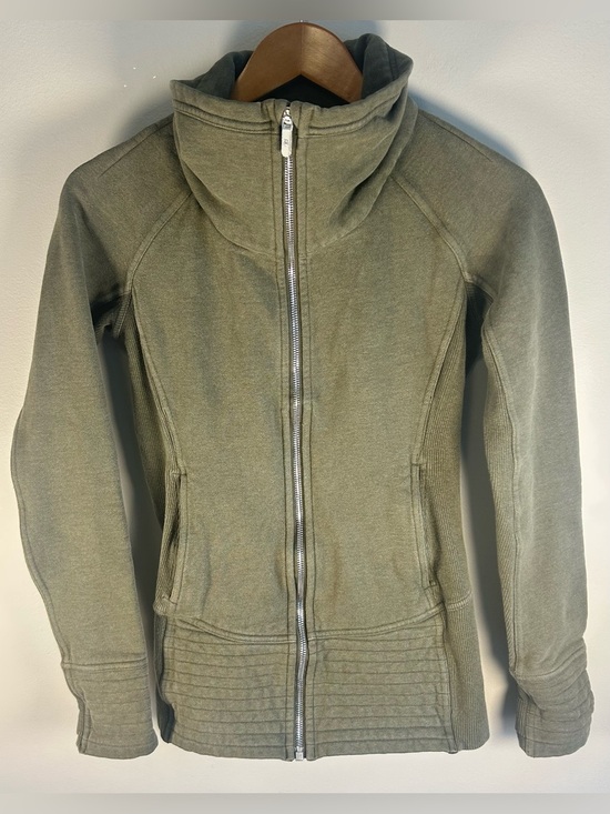 lululemon athletica Sweaters - Lululemon Radiant Jacket II Size 2 Women’s Green Full Zip Sweater Thumbholes EUC